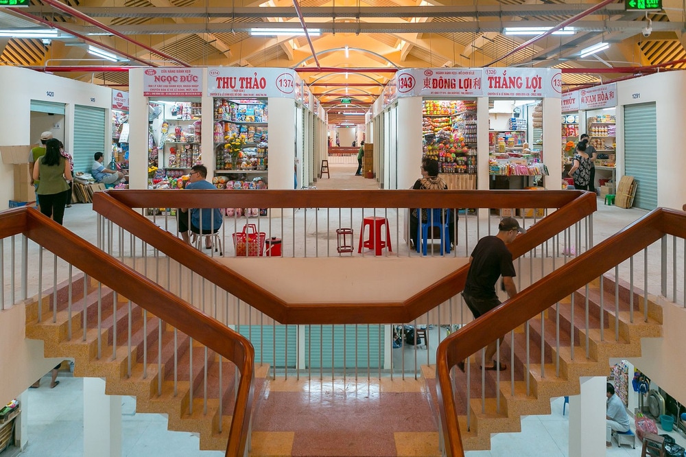 inside binh tay market